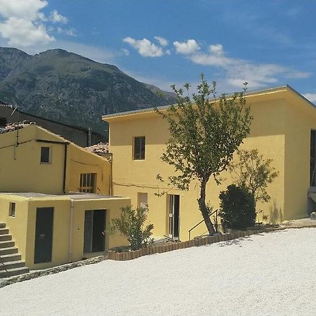 Lake Retreat - Maiella Apartment - Beautiful Lake And Mountain Views Casoli  Екстериор снимка