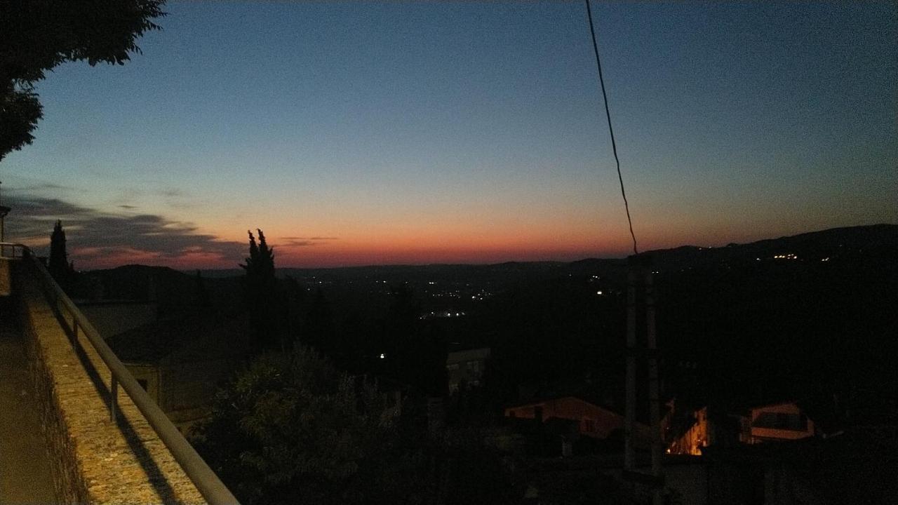 Lake Retreat - Maiella Apartment - Beautiful Lake And Mountain Views Casoli  Екстериор снимка