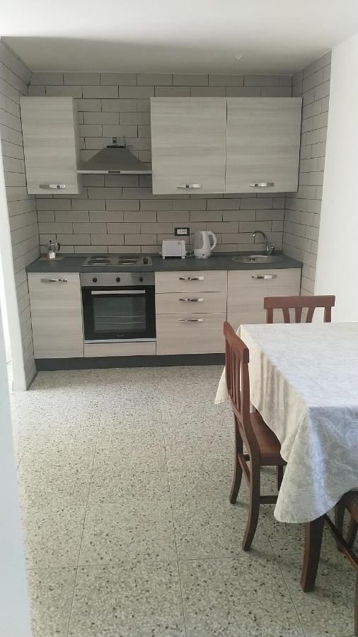 Lake Retreat - Maiella Apartment - Beautiful Lake And Mountain Views Casoli  Екстериор снимка